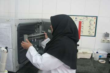 انجام عملیات آزمایشگاهی