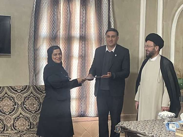 برگزاری اردوی بانوان شاغل دامپزشکی استان به مناسبت ولادت حضرت فاطمه (س) در شهرستان تفت