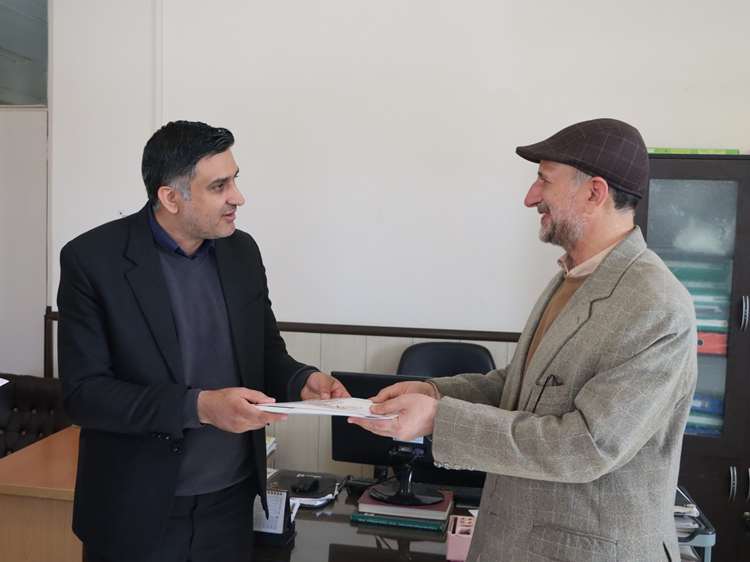 تقدیر مدیرکل دامپزشکی استان از همکاران مرد به مناسبت ولادت حضرت علی(ع)