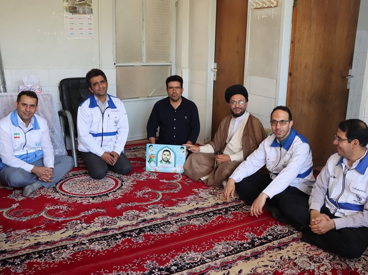دیدار معاون سلامت دامپزشکی استان با خانواده معظم شهید رمضان قادر آبادی