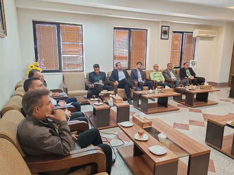 تشکیل جلسه ستاد بحران  شهرستان خاتم با موضوع بیماری تب برفکی