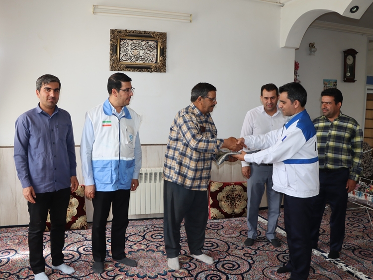 دیدار با خانواده معظم شهید حمید محسنی در اردوی جهادی دامپزشکی شهرستان مهریز